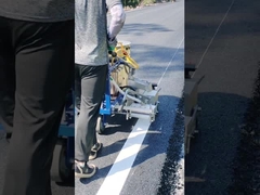 Как делает горячее плавит машину дороги брызг работа?